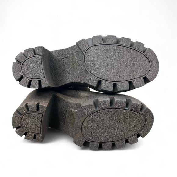 Blondo Women's Waterproof Teryn Block
Heel Ankle Boot, Java Suede - Picture 4 of 8